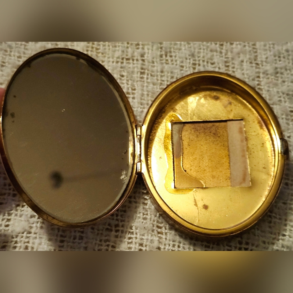Vintage Marhill Genuine Mother of Pearl Compact - Picture 7 of 9